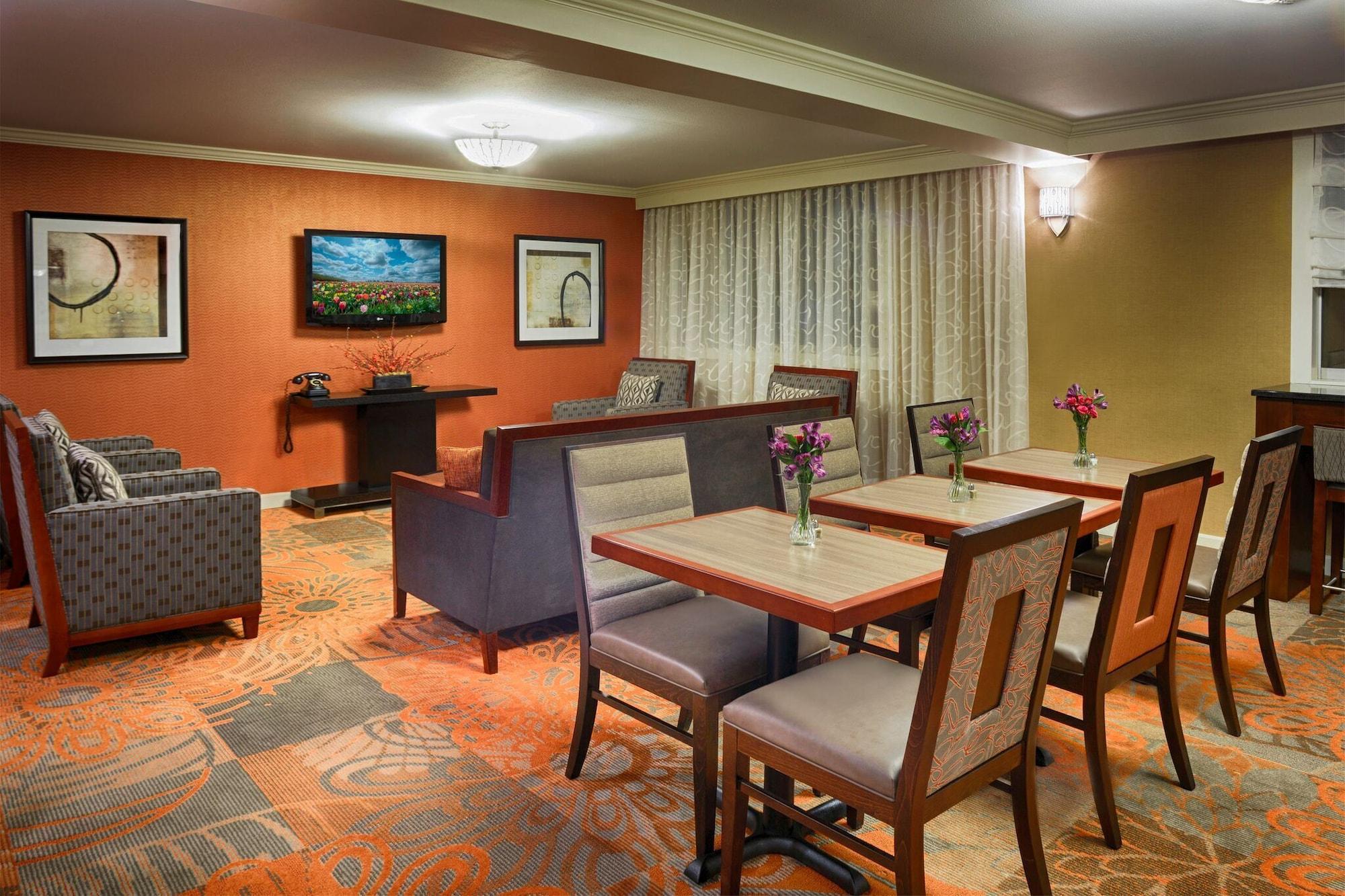 Doubletree By Hilton Norwalk Hotell Eksteriør bilde