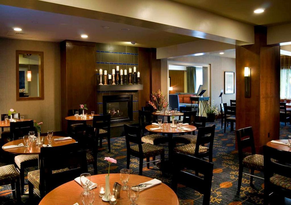 Doubletree By Hilton Norwalk Hotell Restaurant bilde